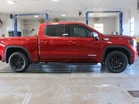 Used 2024 GMC Sierra 1500 Elevation w/ LPO, Elevation Black Package AWD/4WD image 10