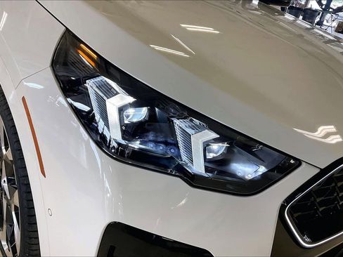 New 2026 BMW X2 xDrive28i w/ Technology Package AWD/4WD image 13