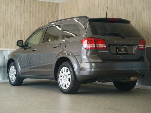 Used 2019 Dodge Journey SE FWD image 7
