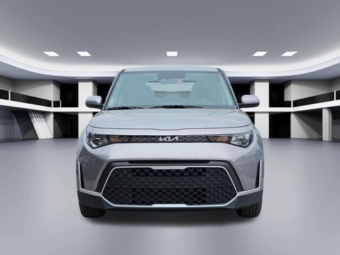 Certified 2025 Kia Soul LX w/ LX Technology Package FWD image 8