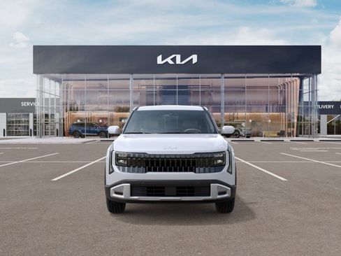 New 2027 Kia Seltos LX FWD image 2