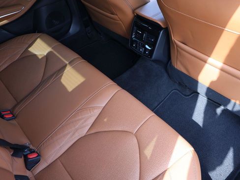 Used 2022 Toyota Avalon Limited w/ Advanced Safety Package FWD image 16