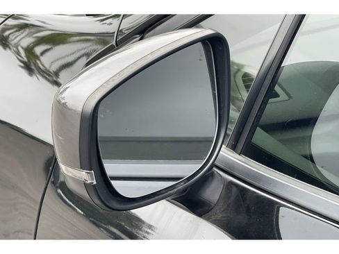 Used 2024 Subaru Crosstrek 2.0i Premium image 19