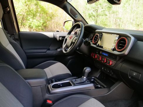 Used 2023 Toyota Tacoma TRD Sport AWD/4WD image 39