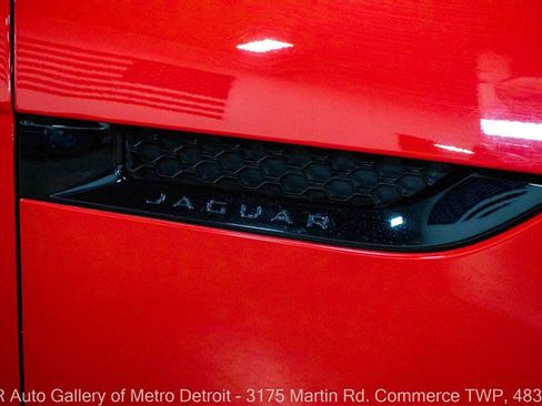 Used 2020 Jaguar F-TYPE R image 28