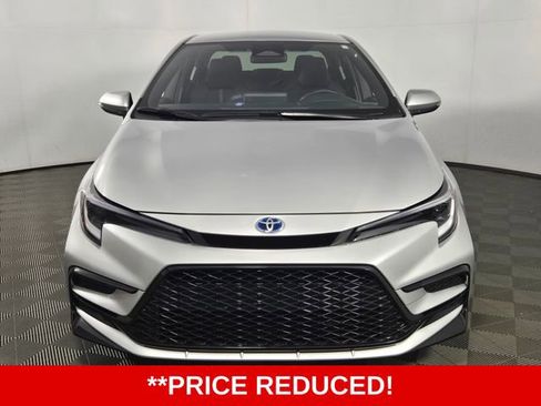 Used 2025 Toyota Corolla SE FWD image 2