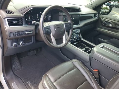 Used 2022 GMC Yukon Denali RWD image 6
