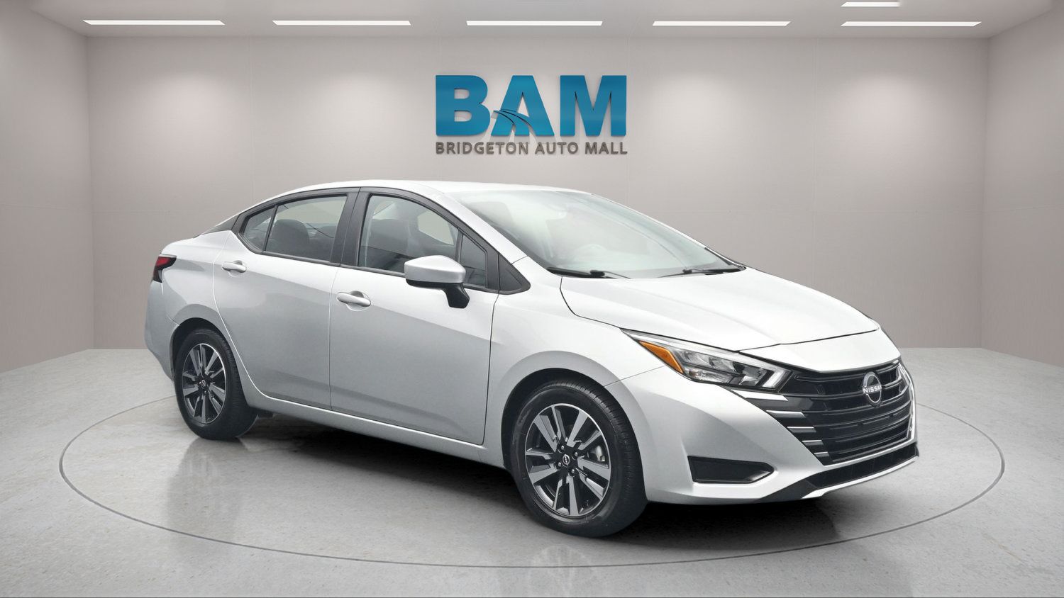 Used 2025 Nissan Versa SV FWD image 1