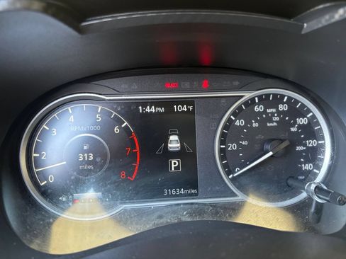 Used 2025 Nissan Versa SV FWD image 38