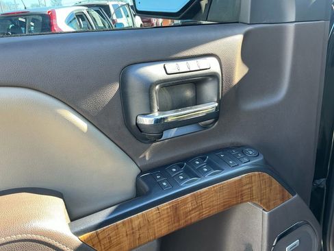 Used 2017 GMC Sierra 1500 SLT image 16