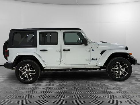 Used 2024 Jeep Wrangler Unlimited w/ Convenience Group image 2