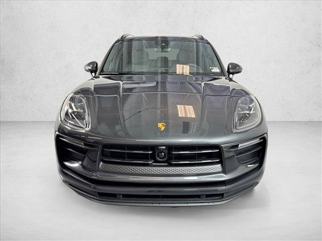 Certified 2026 Porsche Macan AWD/4WD image 6