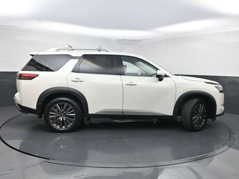 Used 2024 Nissan Pathfinder SL w/ SL Premium Package FWD image 45