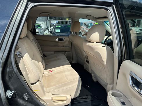 Used 2016 Nissan Pathfinder SV FWD image 14