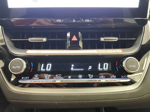 Used 2026 Toyota Corolla Cross XLE FWD image 60