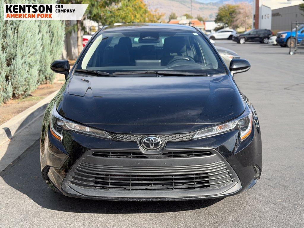 Used 2025 Toyota Corolla LE FWD image 2