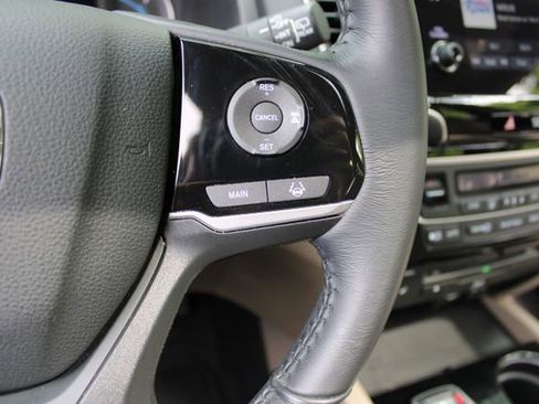 Used 2020 Honda Pilot Touring image 24
