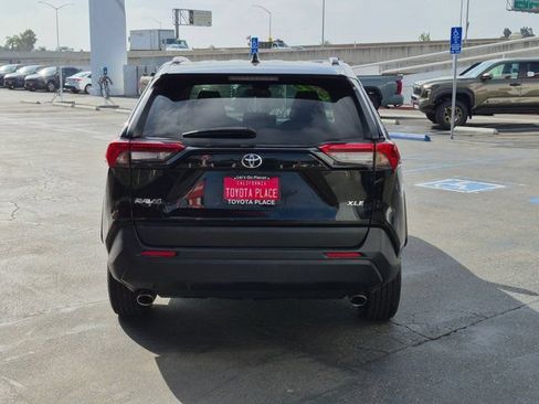 Used 2024 Toyota RAV4 XLE FWD image 9
