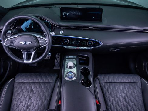 Used 2025 Genesis GV70 3.5T Sport w/ Sport Prestige Package AWD/4WD image 16