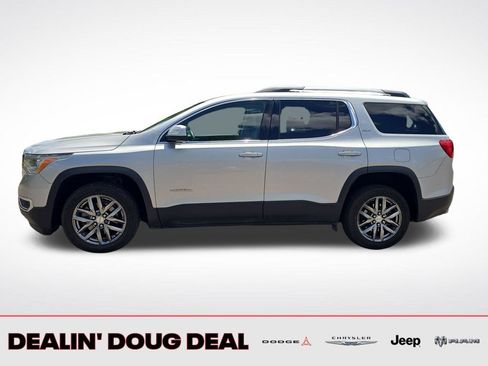 Used 2017 GMC Acadia SLT AWD/4WD image 3