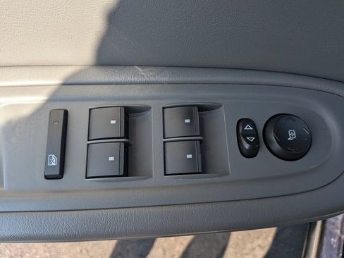 Used 2015 Chevrolet Traverse LS FWD image 25