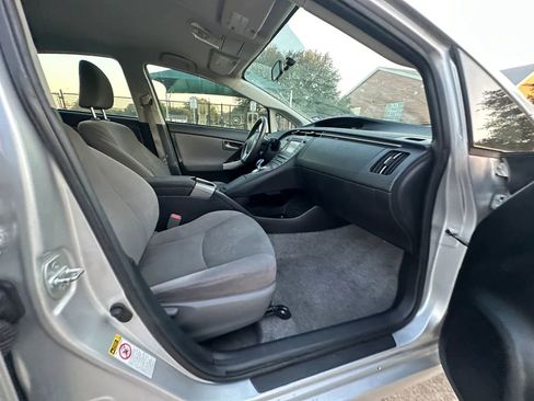Used 2014 Toyota Prius Three FWD image 22