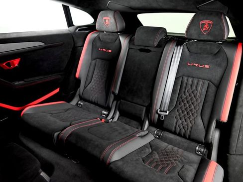 Used 2023 Lamborghini Urus Performante AWD/4WD image 14