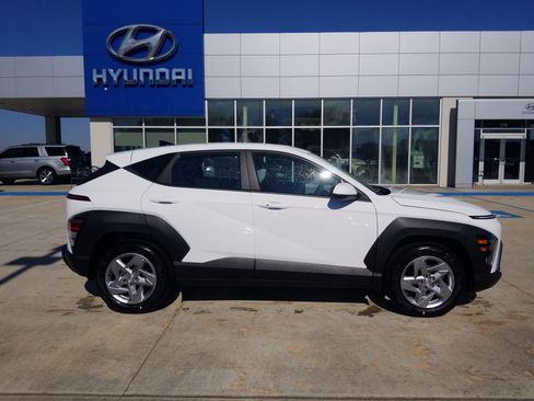 New 2026 Hyundai Kona SE FWD image 8