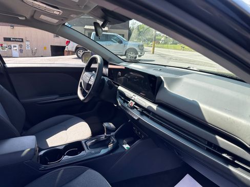 Used 2025 Kia K4 FWD image 9