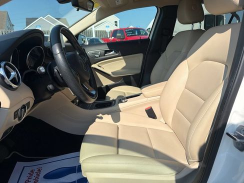 Used 2019 Mercedes-Benz GLA 250 4MATIC image 26