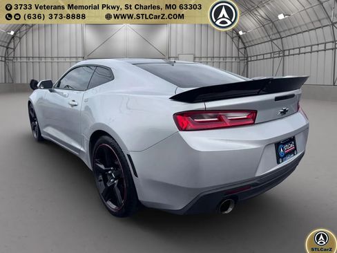 Used 2018 Chevrolet Camaro SS RWD image 5