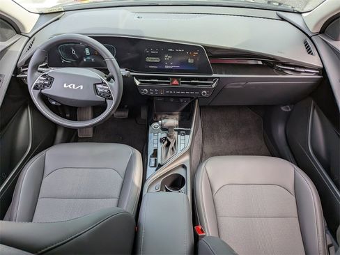 Used 2024 Kia Niro EX image 20