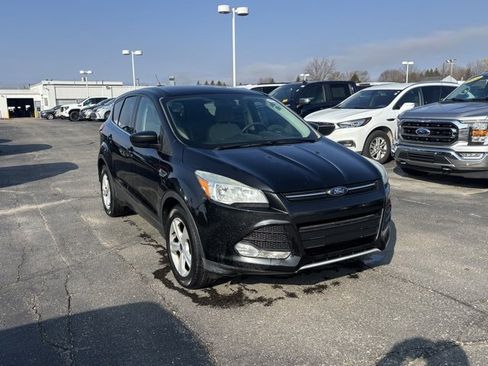 Used 2015 Ford Escape SE image 3