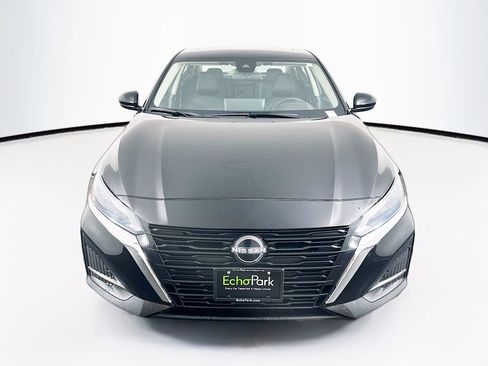 Used 2024 Nissan Altima 2.5 SV w/ SV Premium Package image 2