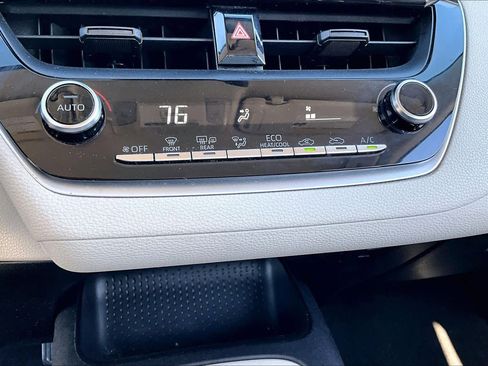 Used 2021 Toyota Corolla LE image 33