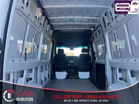 Used 2025 Mercedes-Benz Sprinter 2500 image 9