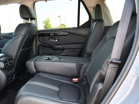 Certified 2025 Honda Pilot Touring image 21