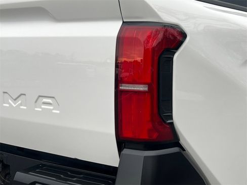 Used 2025 Toyota Tacoma SR image 7