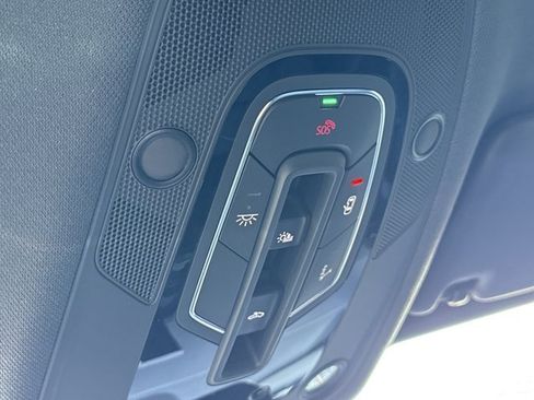 Used 2024 Audi SQ5 Premium w/ Convenience Package image 25