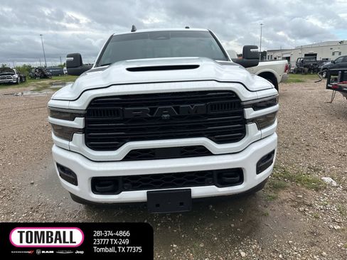 Used 2026 RAM 2500 Laramie AWD/4WD image 6