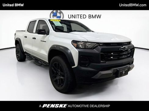 Used 2023 Chevrolet Colorado Trail Boss w/ Technology Package AWD/4WD image 3