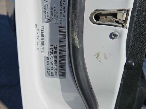 Used 2021 RAM 2500 Big Horn image 25