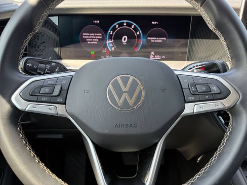 Used 2026 Volkswagen Tiguan SE AWD/4WD image 25