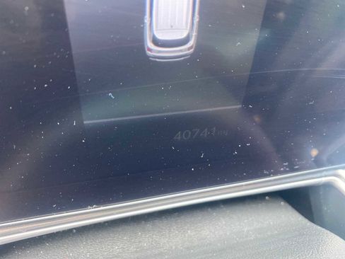 Certified 2024 Kia Sorento S image 9