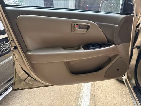 Used 2001 Toyota Camry LE FWD image 14