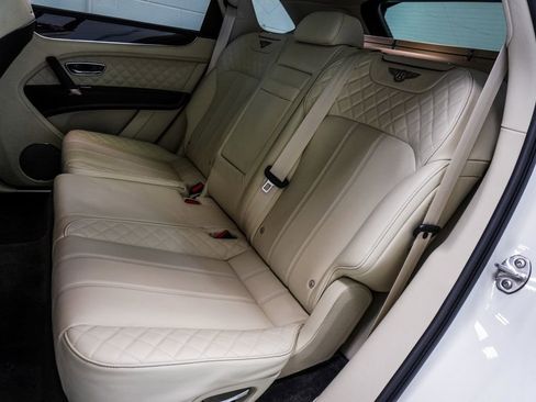 Used 2020 Bentley Bentayga Speed AWD/4WD image 9