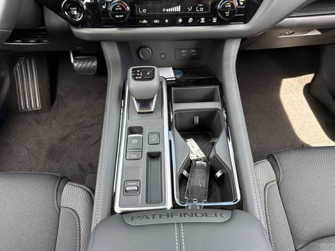 New 2026 Nissan Pathfinder SV w/ SV Premium Package FWD image 5