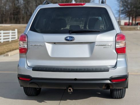 Used 2016 Subaru Forester 2.5i Premium w/ All-Weather Package AWD/4WD image 8