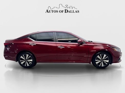 Used 2022 Nissan Altima 2.5 SV w/ SV Premium Package FWD image 10