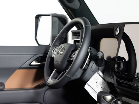 Used 2026 Lexus GX 550 image 26